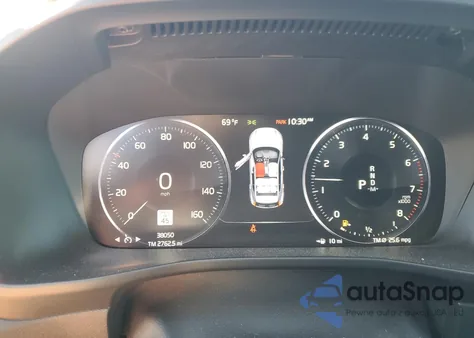 2022 Volvo Xc40 T5 R-Design z USA, uszkodzony, nr VIN YV4162UM1N2646524